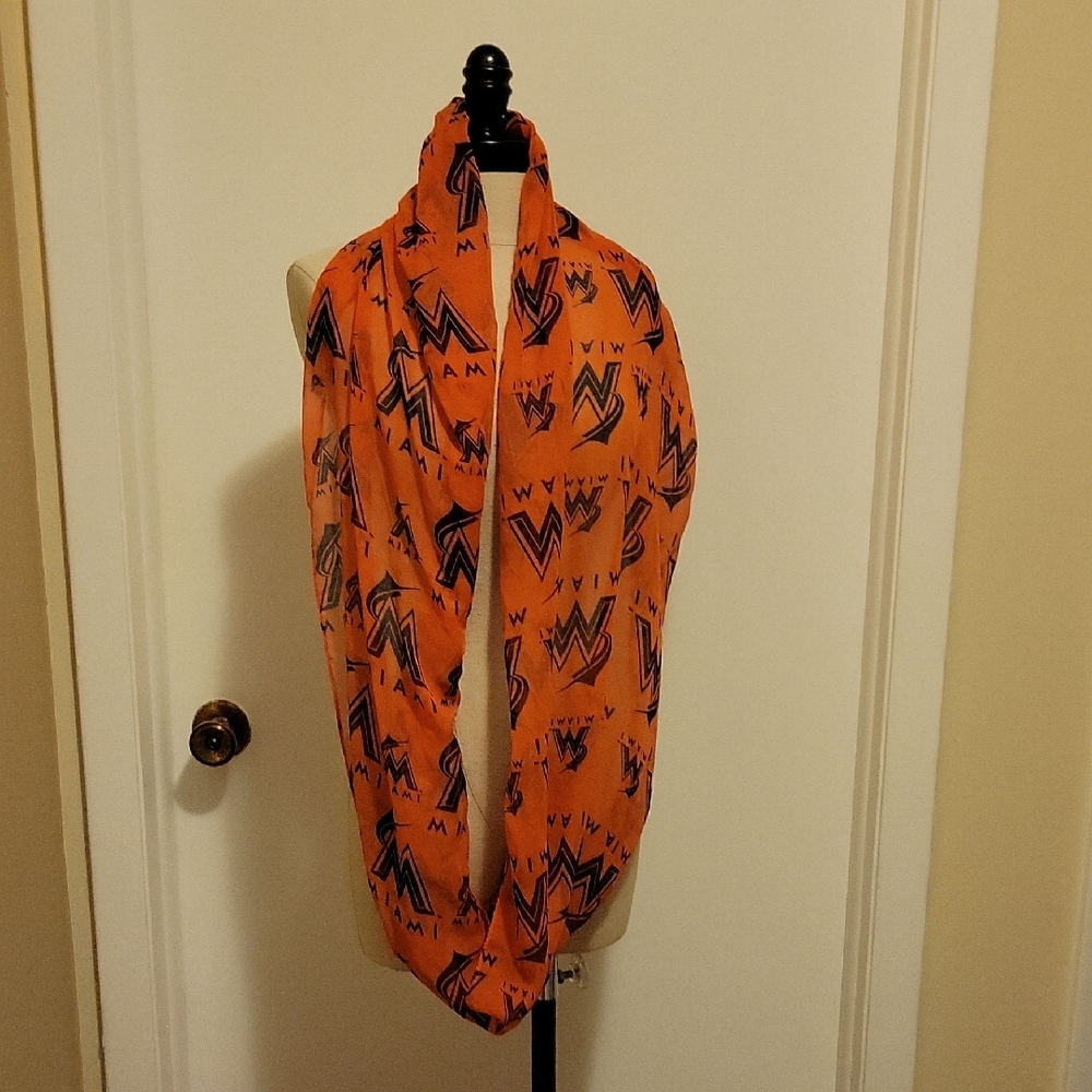 NWT: Forever Collectibles Miami Marlins All Over Logo Infinity Scarf/Wrap